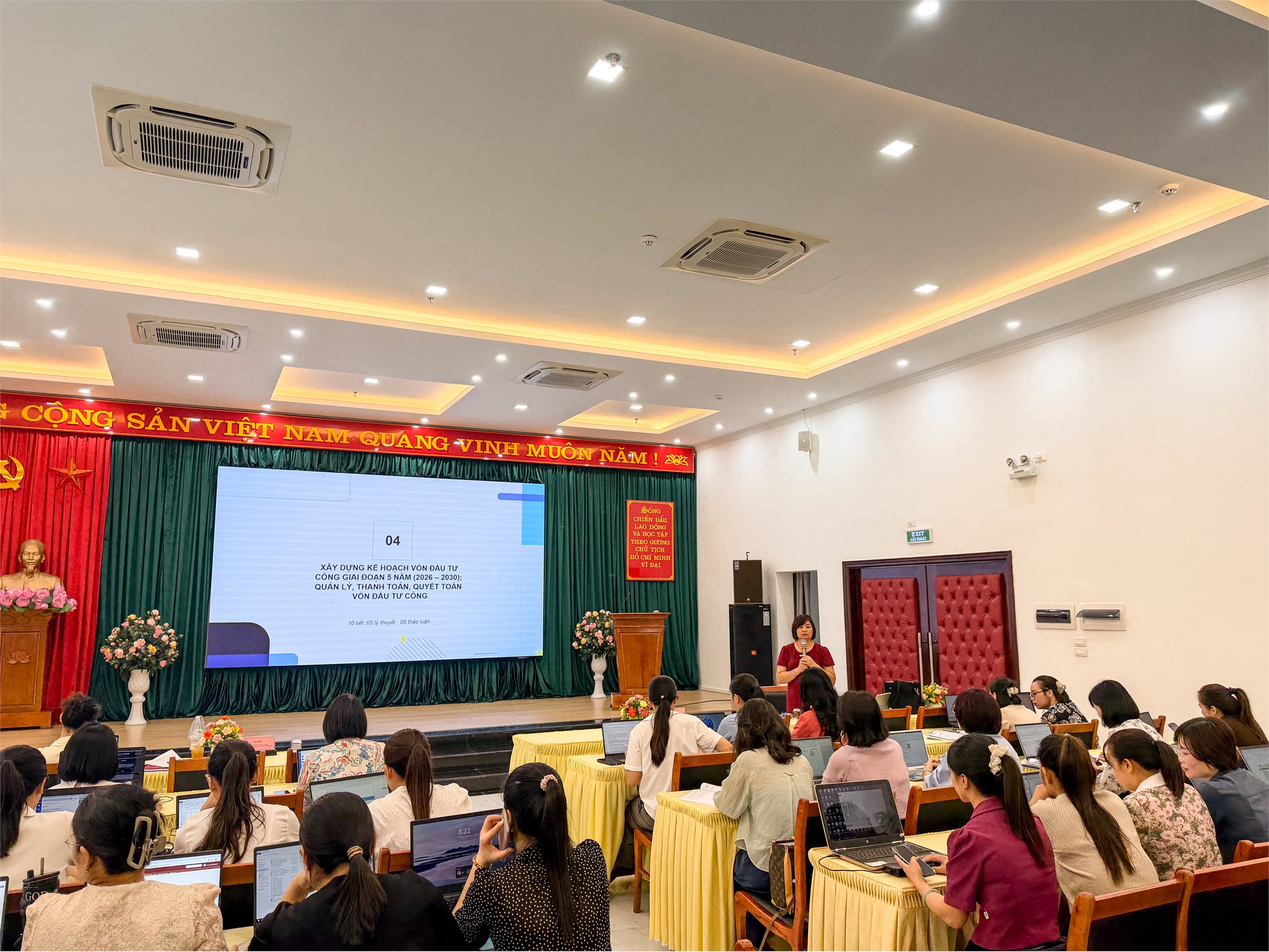 Trường Kinh tế, Đại học Công nghiệp Hà Nội đồng hành cùng tỉnh Tuyên Quang Bồi dưỡng nghiệp vụ Tài chính – kế hoạch cho đội ngũ Công chức cấp xã