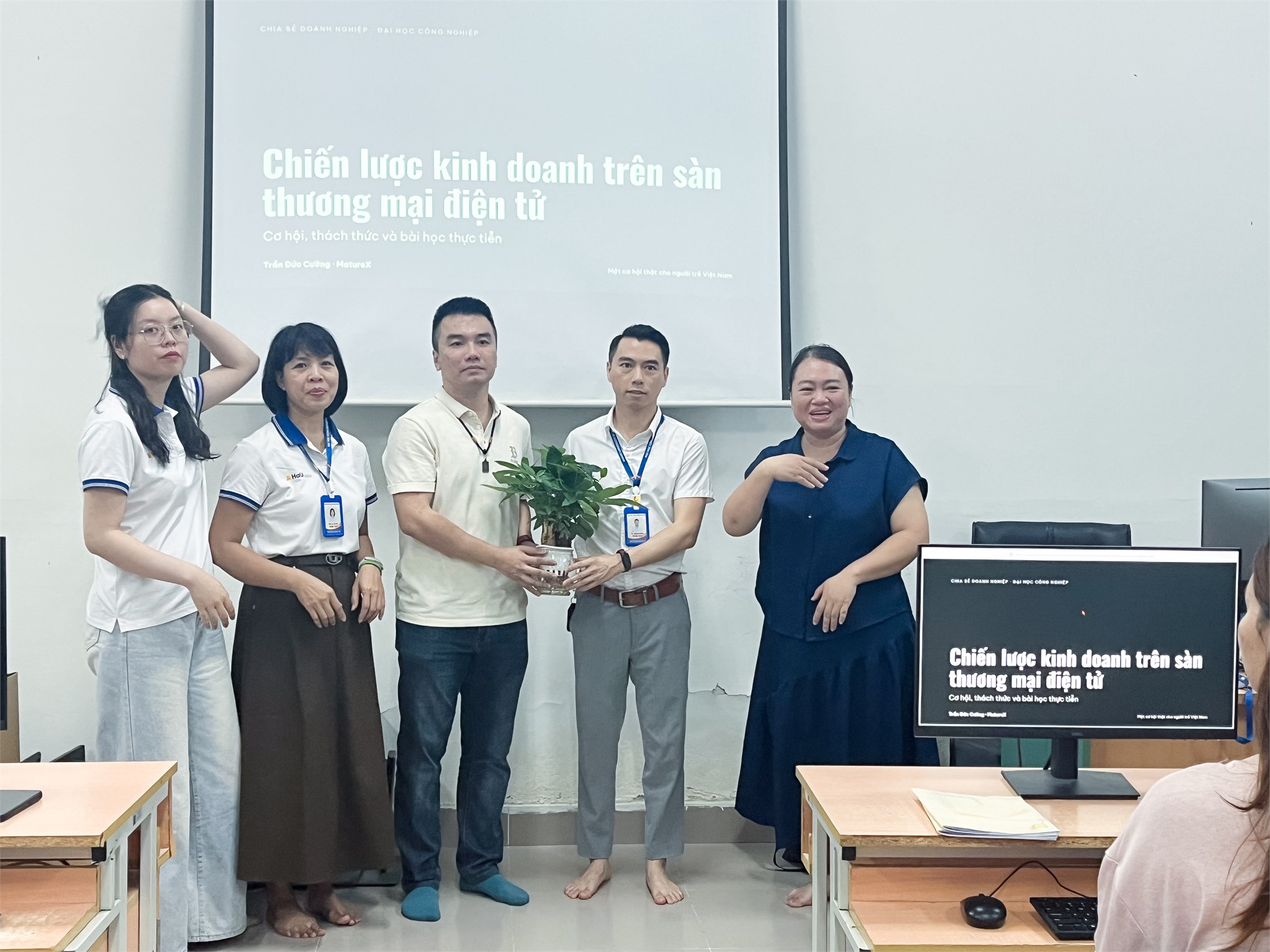 Đồng giảng cùng doanh nghiệp: Chiến lược kinh doanh trên sàn thương mại điện tử – Cơ hội, thách thức và bài học thực tiễn